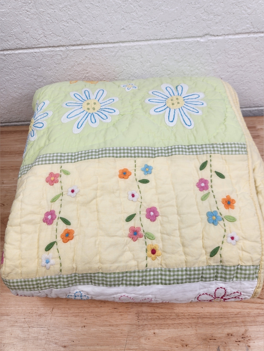 Pottery Barn Kids Daisy Garden Quilt Twin Pink Yellow White Flower Embroidered